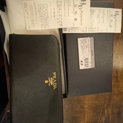 プラダ長財布の画像