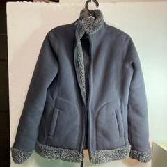 レディースモフモフリバーシブルフリース、ジッパーの画像