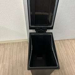 ゴミ箱の画像