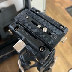 新品未使用　SmallRig ヘビーデューティー三脚AD-100 3989の画像