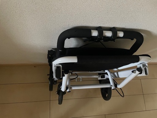 [お値下げしました！]折り畳み式
車椅子 介助型 軽量 アルミ合金
