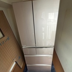 ファミリータイプの大型冷蔵庫　美品ですの画像