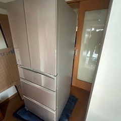 ファミリータイプの大型冷蔵庫　美品ですの画像