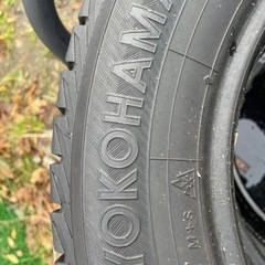 スタッドレスタイヤ195/65/15の画像