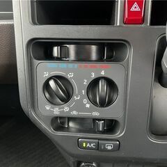 誰でも車が買える次世代低与信ローン専門店／ 安心の１年保証付き　距離無制限！中古車販売 カーメル山梨店 令和５年式　トヨタ　ルーミー　10000㌔の画像