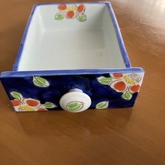 小物入れ（陶器）の画像