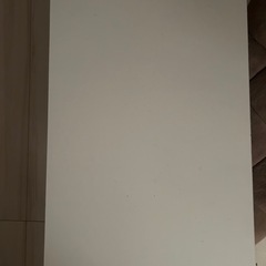 テーブル、1人用ソファーの画像