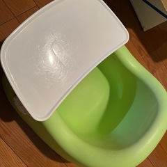 ベビーチェア 1部割れ有り