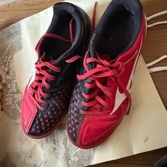 スポーツスニーカー