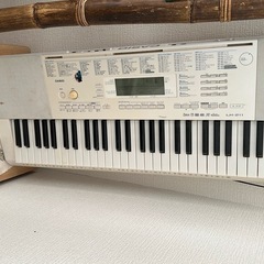 カシオ　キーボード　LK-211