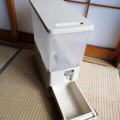 【配達OK】米びつ　米櫃の画像