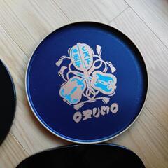 大相撲大阪場所、相撲茶屋のお盆とティッシュケースの画像