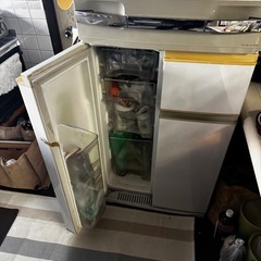 シャープ冷蔵庫の画像