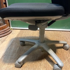☆  中古品  オカムラ事務椅子  事務用品   椅子 ① ☆の画像