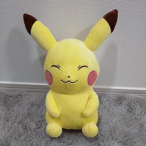 ポケモン　ピカチュウ　ぬいぐるみ