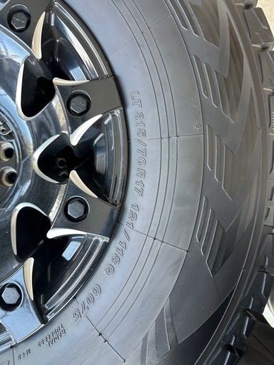 ジオランダー　スタッドレス　激安　315/70R17 新品に近い