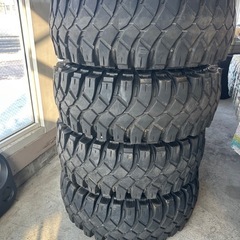 クリーピークローラー　37×12.50R16　