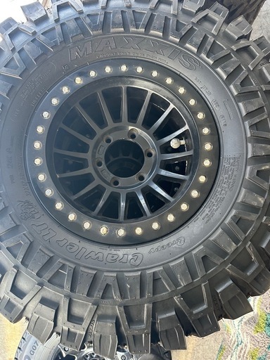 クリーピークローラー　37×12.50R16