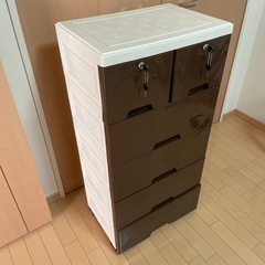鍵付きカラーボックスの画像