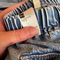 GU ジーンズの画像