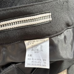 レディーススーツの画像