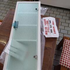 洗面所に埋め込み式壁収納の画像