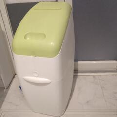アップリカ　オムツごみばこ