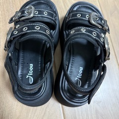 厚底サンダルの画像