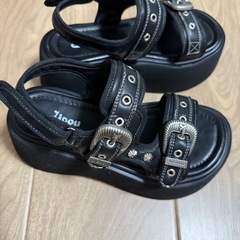 厚底サンダルの画像