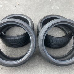 255/35R19 285/30R19 タイヤの画像