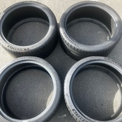245/35R20 295/30R20 タイヤ
の画像