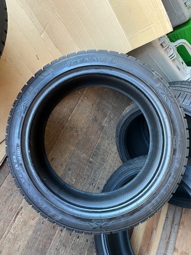 スタッドレスタイヤ　215/45R18