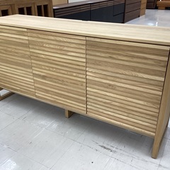 【トレファクマーケット千葉おゆみ野店】ご来店いただける方限定！karimoku (カリモク) サイドボード ナチュラル 3枚扉 オーク材 QU5850 幅160㎝ のご紹介です！の画像