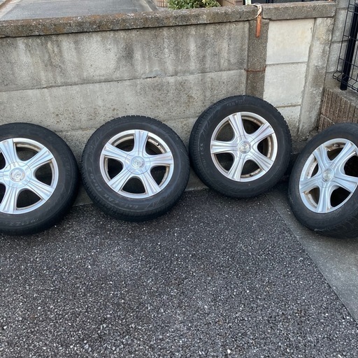 スタッドレスタイヤ　4本　ブリザック215/60R16　ホンダオデッセイ