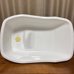 アカチャンホンポ すべり落ち股ガード付き シンクでも使える ベビーバスの画像