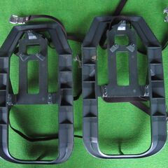 かんじき スパイク付きプラスチック製 深緑色 Dark green color 冬のアウトドアにいかがですか 雪遊び 豪雪 雪中行軍 ほとんど使用してないと思いますの画像