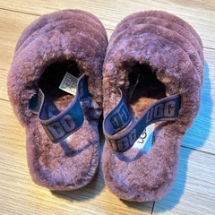 UGG モコモコサンダル の画像
