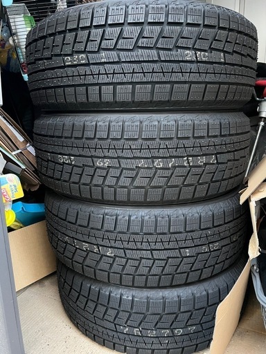 国産スタッドレスタイヤ　2020年製未使用