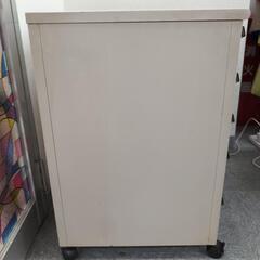 コロコロ付き引き出し台の画像