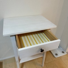 【IKEA】HEMNES ヘムネス サイドテーブル（ホワイト）の画像