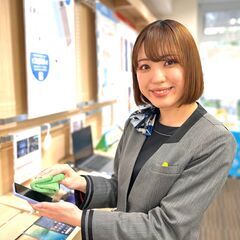 〈ソフトバンク姫路市役所通り（ライフ２１株式会社）〉【大手代理店での販売業務】年間休日120日以上/業界大手「au」では働く/給与手当充実/ワークライフバランス充実の画像