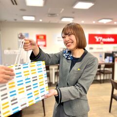 〈ソフトバンク姫路市役所通り（ライフ２１株式会社）〉【大手代理店での販売業務】年間休日120日以上/業界大手「au」では働く/給与手当充実/ワークライフバランス充実の画像