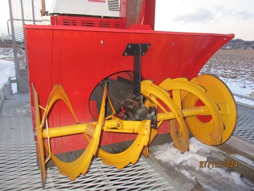 ヤンマー除雪機　ＹＳＲ107  重量があるのでしっかり仕事します。