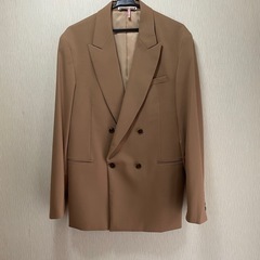ベージュダブルスーツ