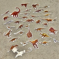 【定価2000円】マグネットシールブック　おもちゃ　知育玩具　恐竜　昆虫の画像