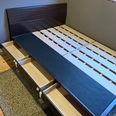 ダブルベッド　　商談中