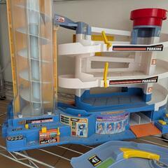 タカラトミー　トミカビル