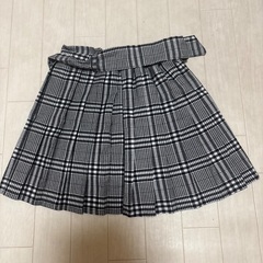 黒白チェック柄ミニスカート 140サイズ　RICH MIXの画像