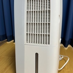 シャープ 冷風・衣類乾燥除湿機 CM-N100-W 2022年製の画像