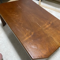 折りたたみテーブルの画像